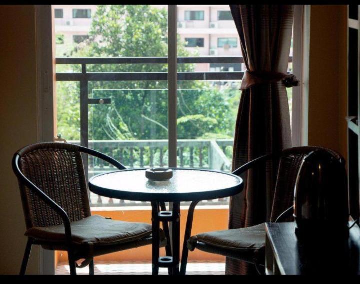 Lucky Inn Residency Pattaya Phòng bức ảnh