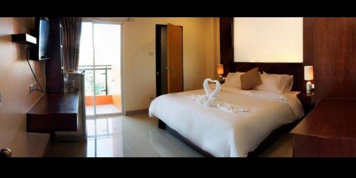 Lucky Inn Residency Pattaya Phòng bức ảnh